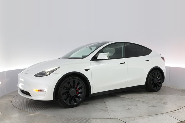 2022 Tesla Model Y — photo 14 of 23