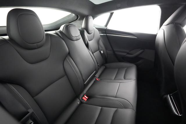 2023 Tesla Model S — photo 4 of 21