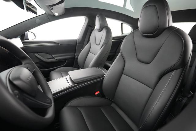 2023 Tesla Model S — photo 3 of 21