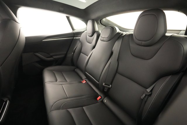 2023 Tesla Model S — photo 18 of 21