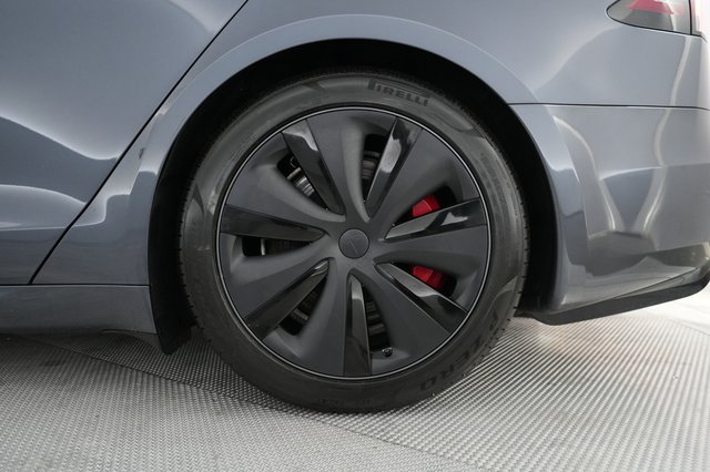 2023 Tesla Model S — photo 7 of 21