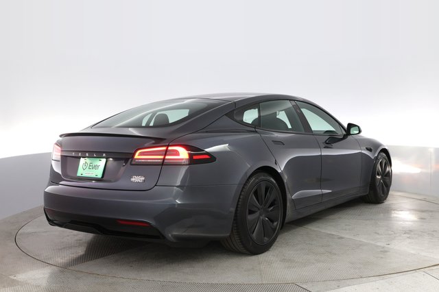 2023 Tesla Model S — photo 2 of 21