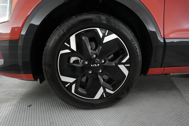 2023 Kia Niro EV — photo 17 of 24