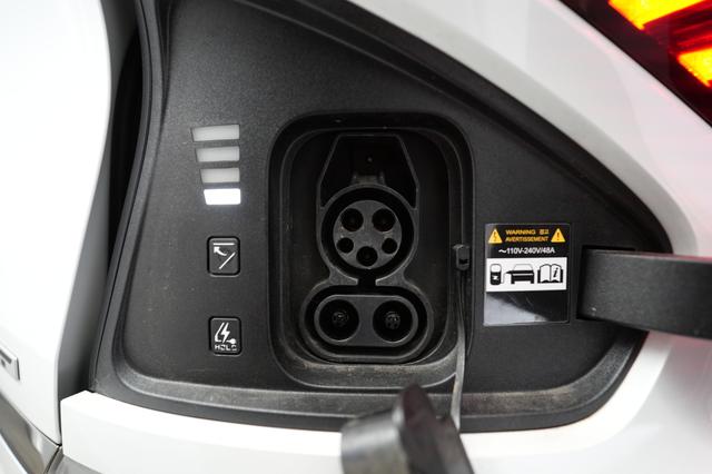 2023 Kia EV6 — photo 8 of 22