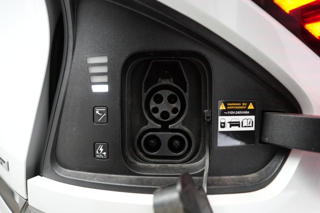 2023 Kia EV6 — photo 8 of 22