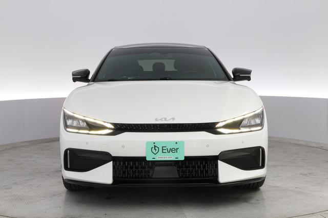 2023 Kia EV6 — photo 9 of 22