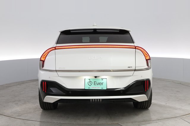 2023 Kia EV6 — photo 12 of 22