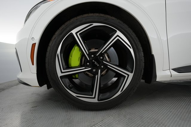 2023 Kia EV6 — photo 16 of 22