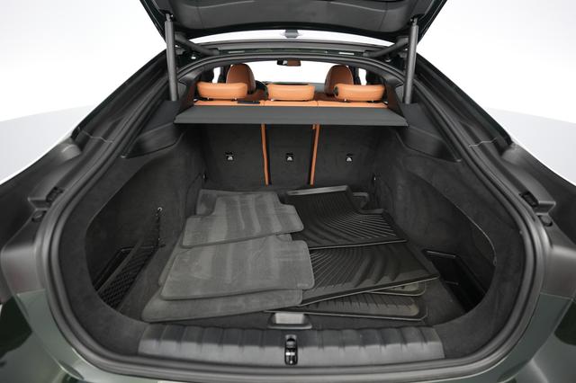 2024 BMW i4 — photo 6 of 21