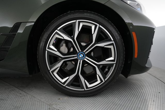 2024 BMW i4 — photo 17 of 21
