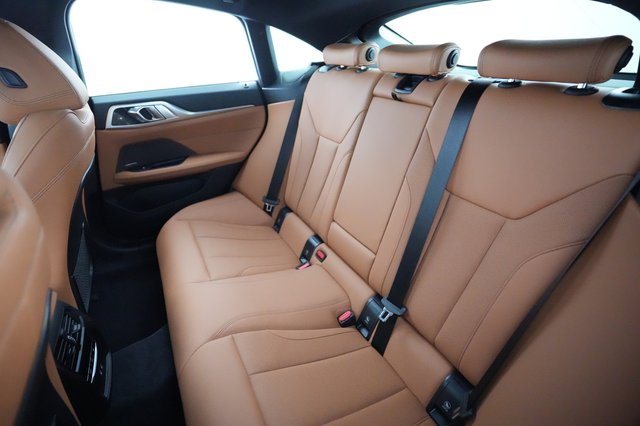 2024 BMW i4 — photo 19 of 21