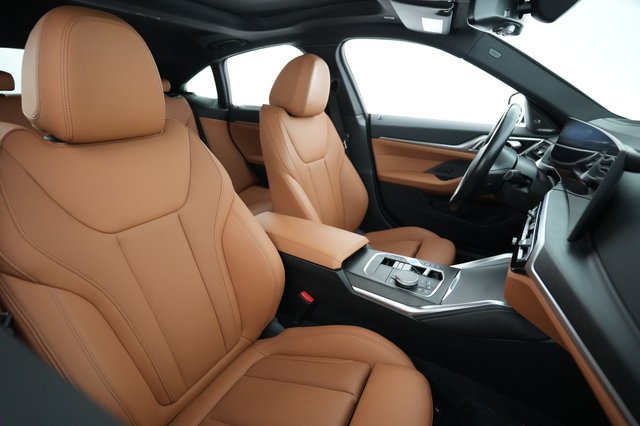 2024 BMW i4 — photo 18 of 21