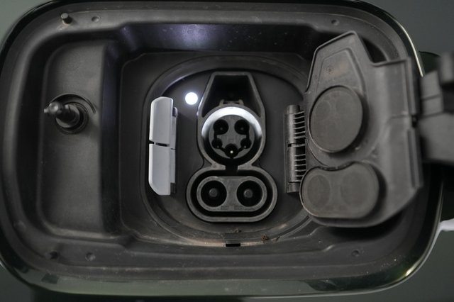 2024 BMW i4 — photo 8 of 21