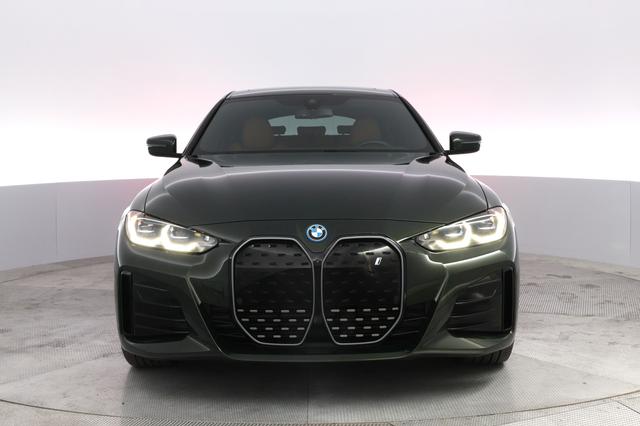 2024 BMW i4 — photo 9 of 21