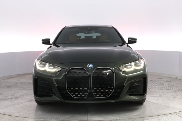 2024 BMW i4 — photo 9 of 21