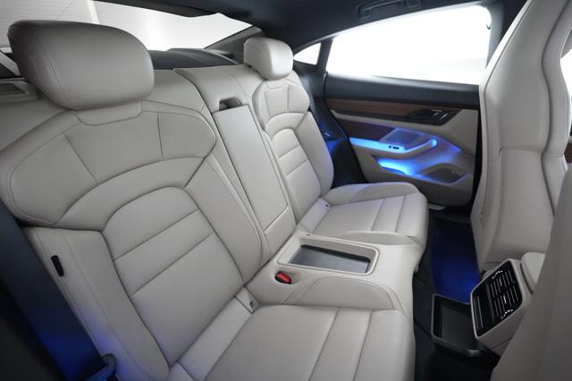 2021 Porsche Taycan — photo 4 of 26