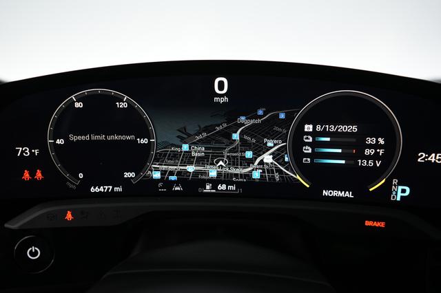 2021 Porsche Taycan — photo 5 of 26