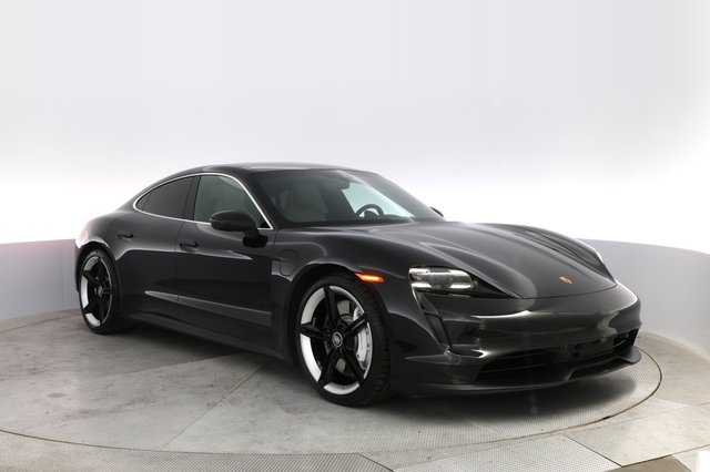 2021 Porsche Taycan — photo 10 of 26