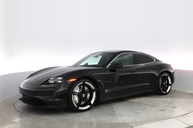 2021 Porsche Taycan — photo 14 of 26