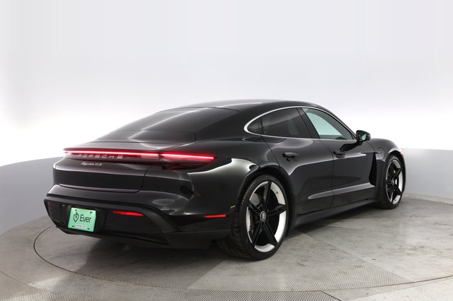 2021 Porsche Taycan — photo 2 of 26