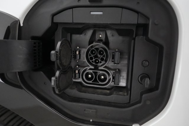 2023 Toyota bZ4X — photo 8 of 22