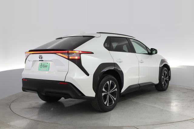 2023 Toyota bZ4X — photo 2 of 22