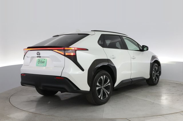 2023 Toyota bZ4X — photo 2 of 22