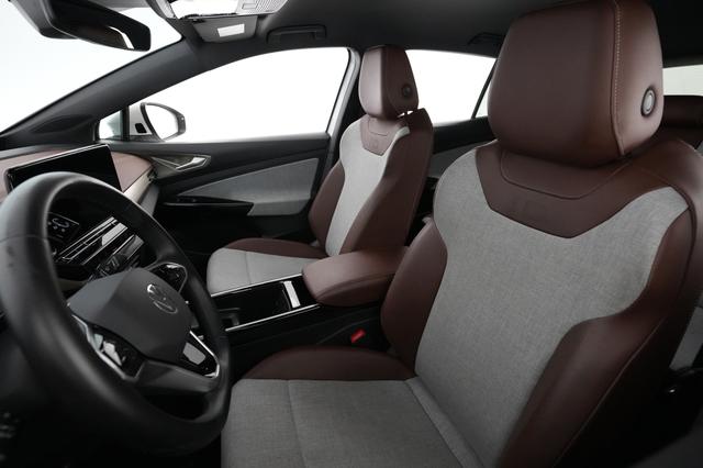 2023 Volkswagen ID.4 — photo 3 of 21