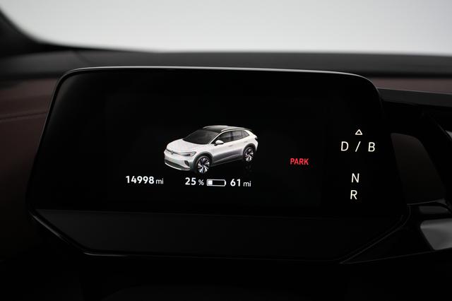 2023 Volkswagen ID.4 — photo 5 of 21