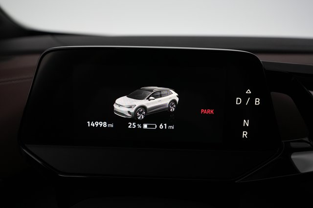 2023 Volkswagen ID.4 — photo 5 of 21