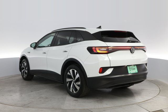 2023 Volkswagen ID.4 — photo 13 of 21