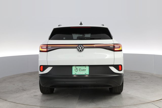 2023 Volkswagen ID.4 — photo 12 of 21