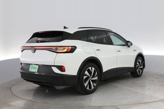 2023 Volkswagen ID.4 — photo 2 of 21