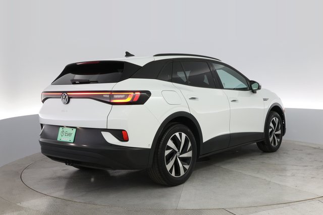 2023 Volkswagen ID.4 — photo 2 of 21