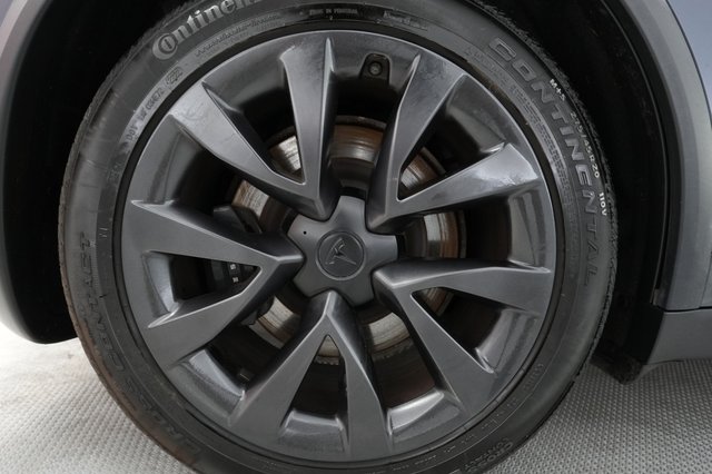 2023 Tesla Model X — photo 17 of 23
