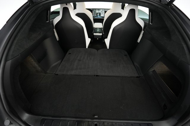 2023 Tesla Model X — photo 6 of 23