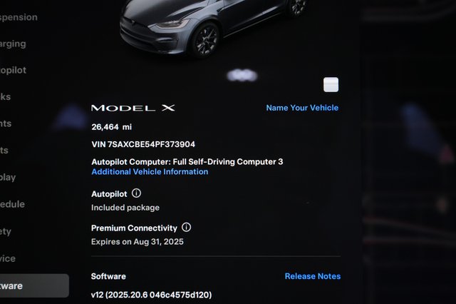 2023 Tesla Model X — photo 5 of 23