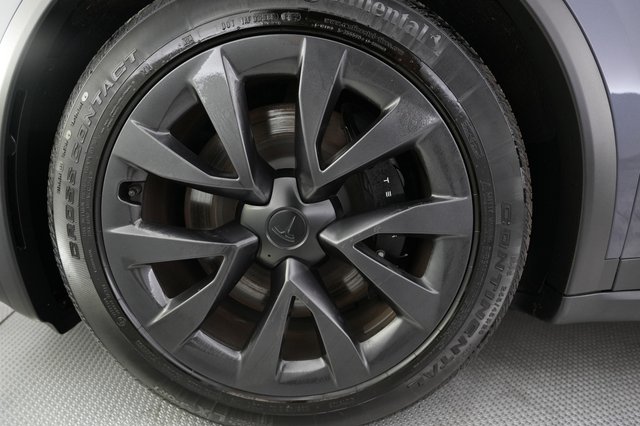 2023 Tesla Model X — photo 15 of 23