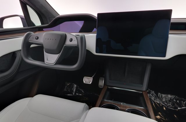 2023 Tesla Model X — photo 20 of 23