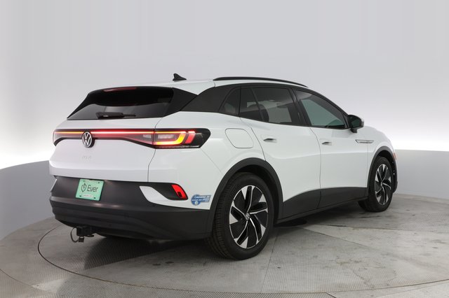 2021 Volkswagen ID.4 — photo 2 of 22