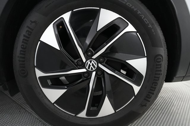 2021 Volkswagen ID.4 — photo 17 of 22