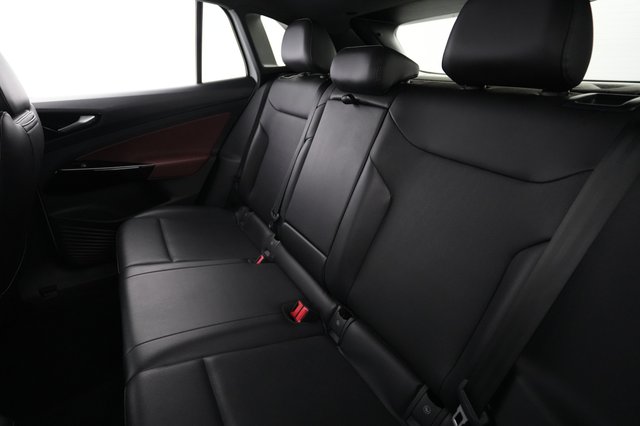 2021 Volkswagen ID.4 — photo 19 of 22