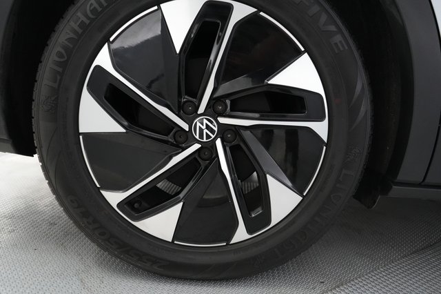 2021 Volkswagen ID.4 — photo 16 of 22