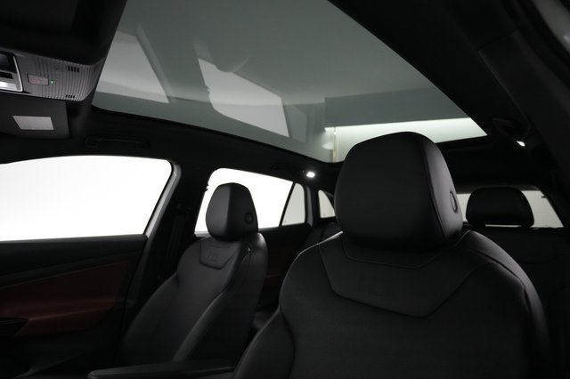 2021 Volkswagen ID.4 — photo 20 of 22