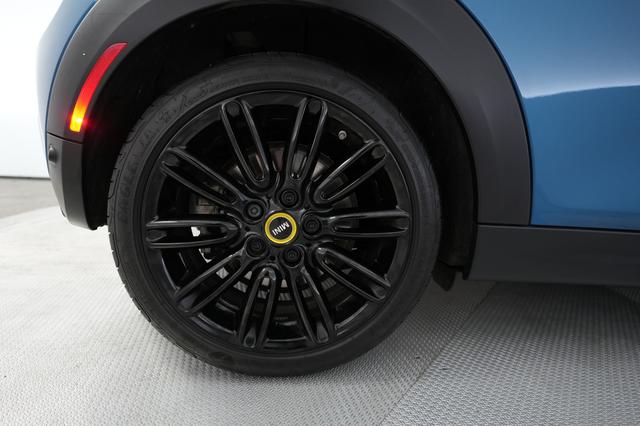 2024 MINI Cooper SE — photo 7 of 28