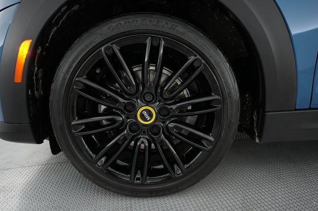 2024 MINI Cooper SE — photo 15 of 28