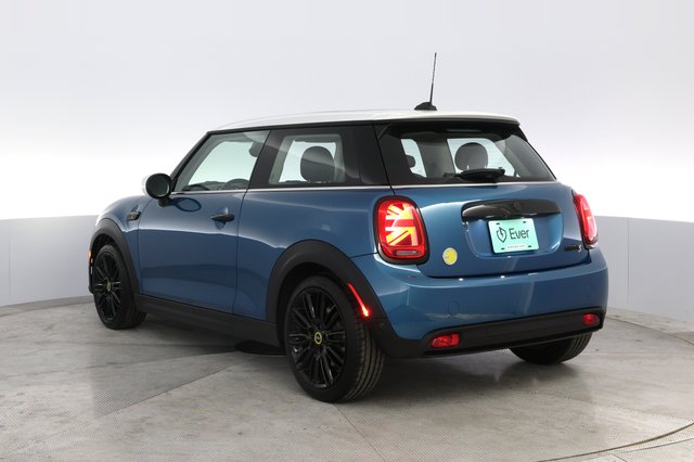 2024 MINI Cooper SE — photo 13 of 28