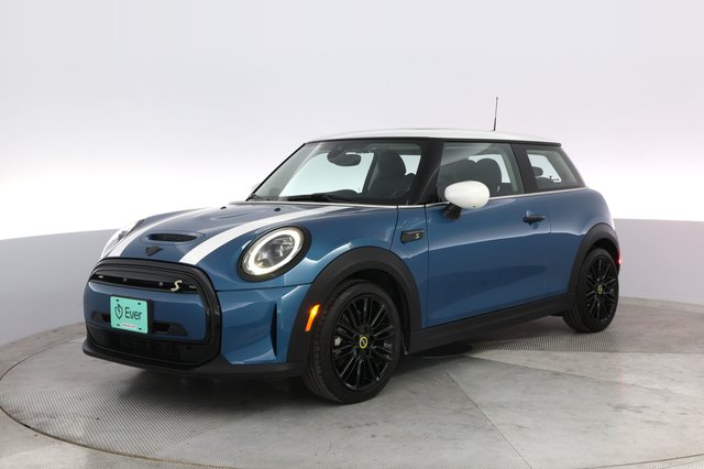 2024 MINI Cooper SE — VIN WMW13DJ04R2V12683