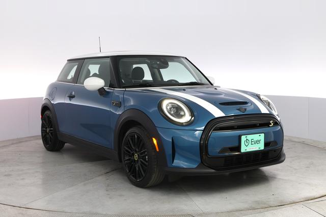 2024 MINI Cooper SE — photo 10 of 28