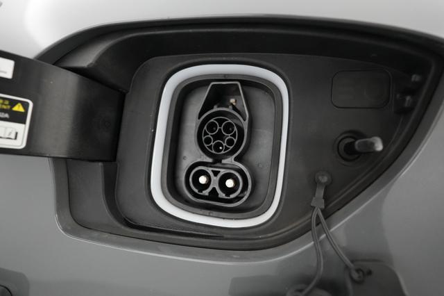 2022 Hyundai Kona — photo 8 of 21
